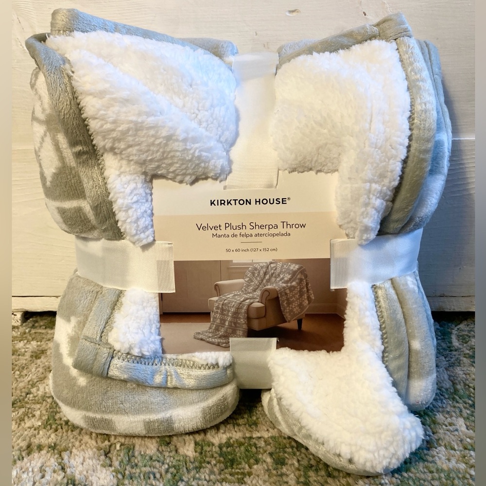 Aldi Gray and White Sherpa Throw Blanket